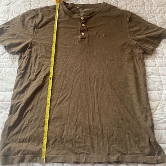 American Eagle t-shirt, Brown, 3 button, men’s Large - Picture 3 of 6